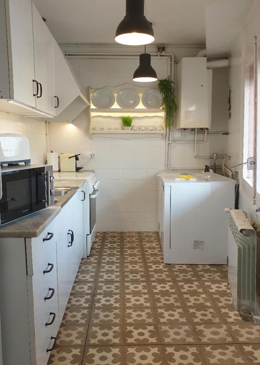 Апартаменты Casa Lola - Terraza Panoramica En El Centro Del Pueblo Сан-Жоан-де-лес-Абадессес Экстерьер фото